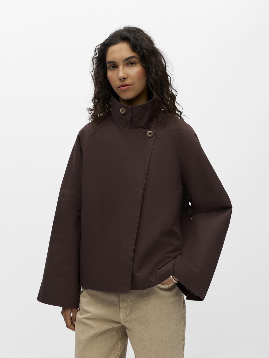 model_shot-front